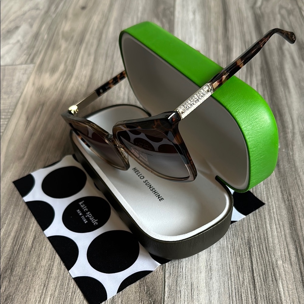 Kate Spade ♠️ Tortoise Shell Sunglasses - Picture 3 of 3